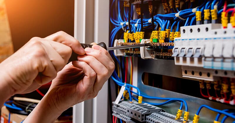 Électricien intervenant à Les Milles